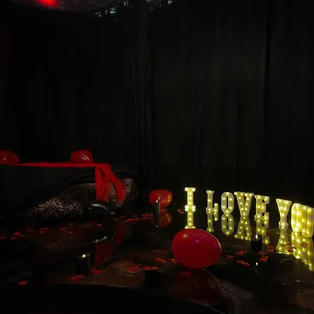 Mit Whirlpool, Sauna, Pole Dance Und Mehr Apartment *