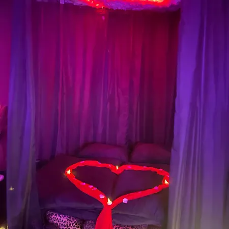 Apartment Mit Whirlpool, Sauna, Pole Dance Und Mehr *