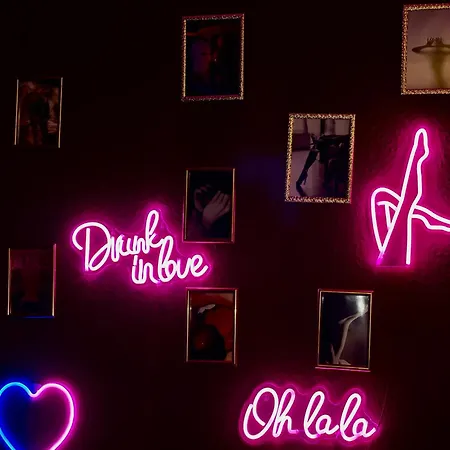 Mit Whirlpool, Sauna, Pole Dance Und Mehr Apartment Essen
