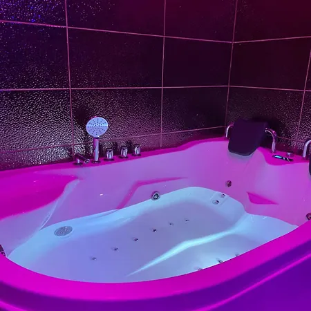 Mit Whirlpool, Sauna, Pole Dance Und Mehr Apartment Essen