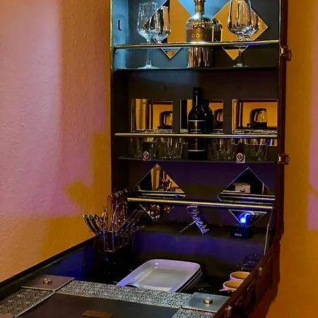 Apartment Mit Whirlpool, Sauna, Pole Dance Und Mehr Essen