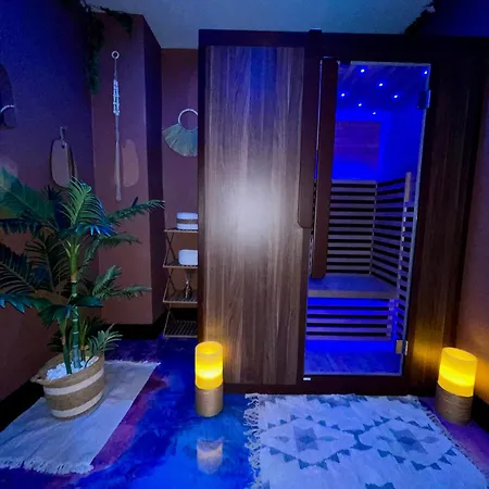Mit Whirlpool, Sauna, Pole Dance Und Mehr Apartment